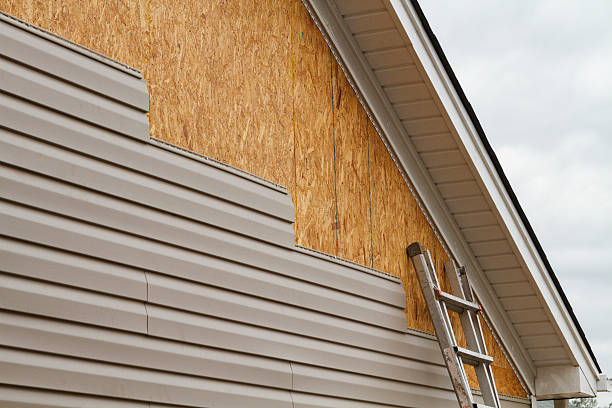 Professional Fiber Cement Siding technician working in Pelham, NC